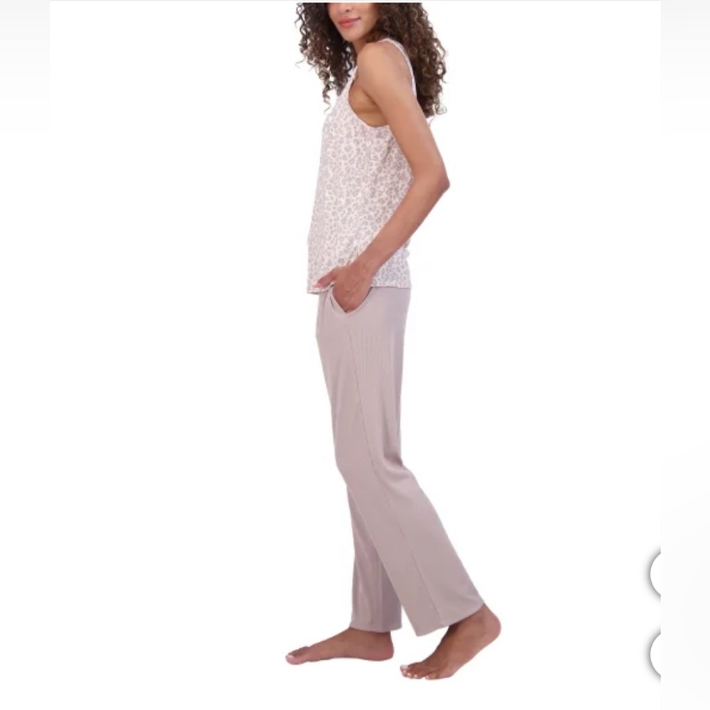 Live2Lounge Pajama 3-Piece Set with Relaxed Fit NWOT - Picture 4 of 4